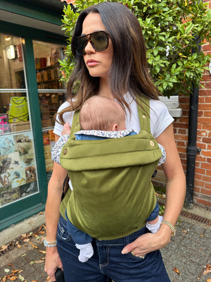 Bizzi Growin Nomad Velvet Babytrage, Cedar Green