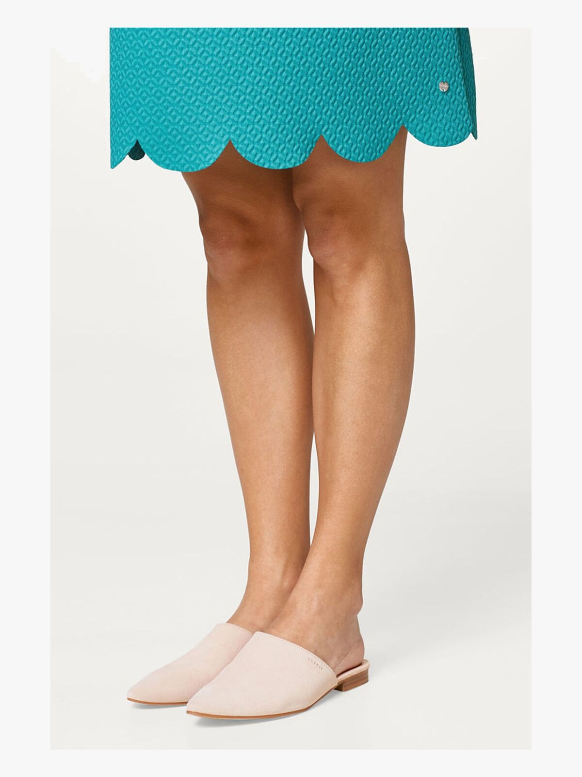C1884261-362-SS18_4a.jpg