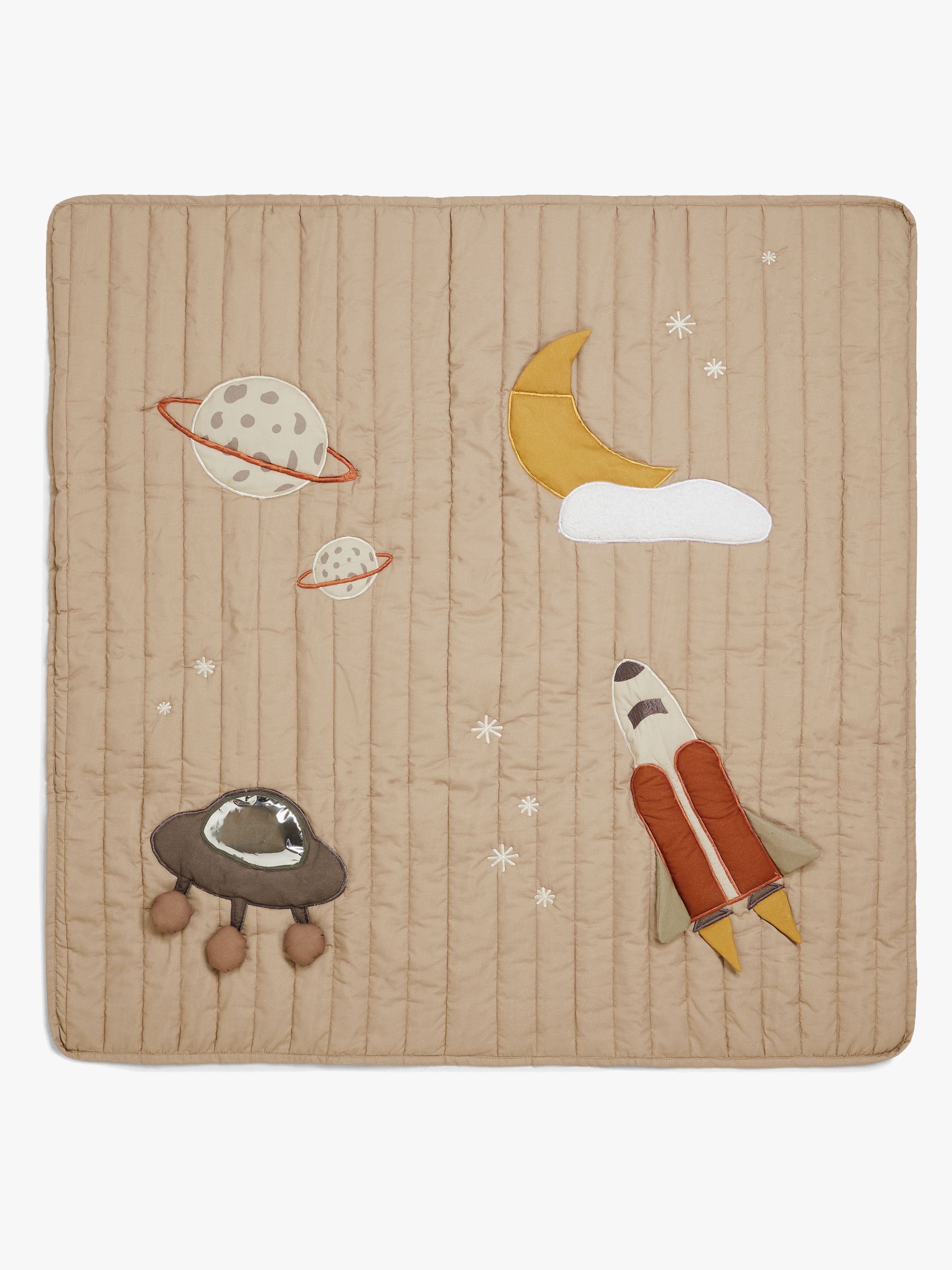 Emil Spielteppich, Space