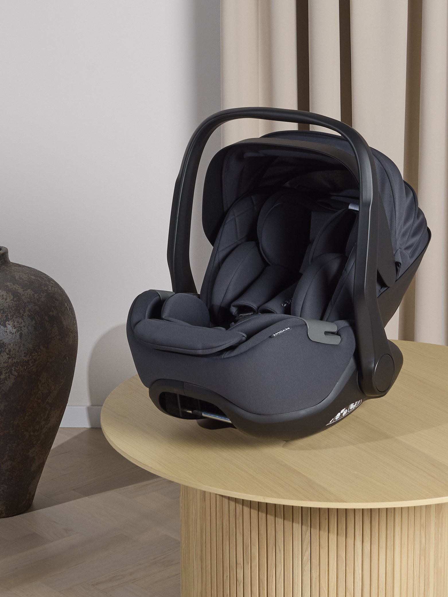 Revolve i-Size Babyschale, Anthracite