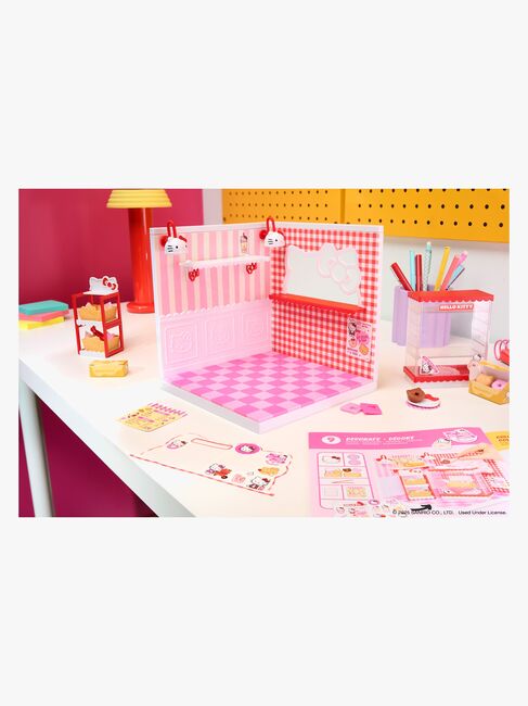 MGA's Miniverse Make It Mini Spaces Hello Kitty Spielset