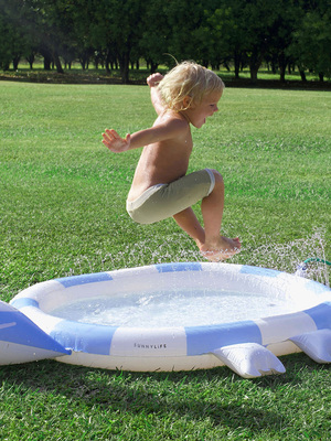 SUNNYLiFE Sprinkler Spielteppich, Into the Wild Blue