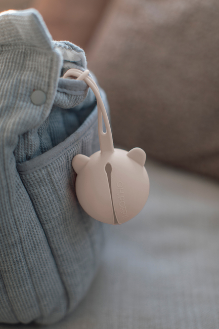 Oh, Poppy! Nola Schnullerbox Silikon, Linen Beige