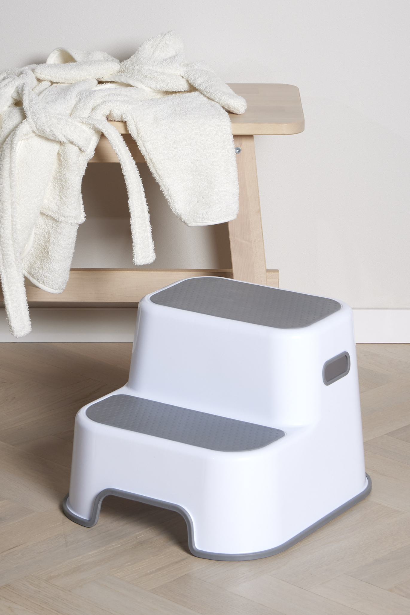 Beemoo CARE Assist Tritthocker, White/Grey