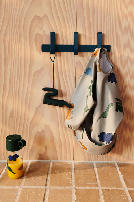 LIEWOOD Merle Cape Lätzchen mit Print, Dinosaurs/Mist