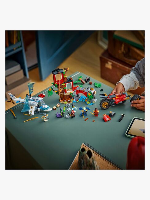 LEGO Ninjago 71857 Showdown am Baumhaus mit dem Ninja-Bike