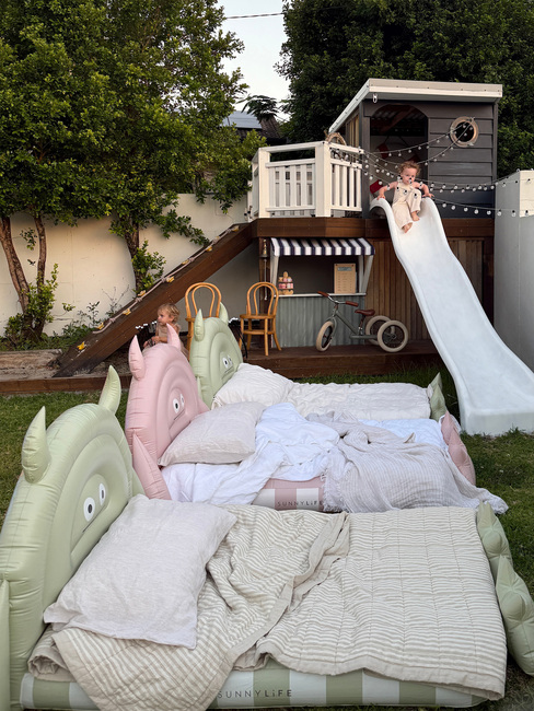 SUNNYLiFE Aufblasbares Kinderbett, Monster Sage