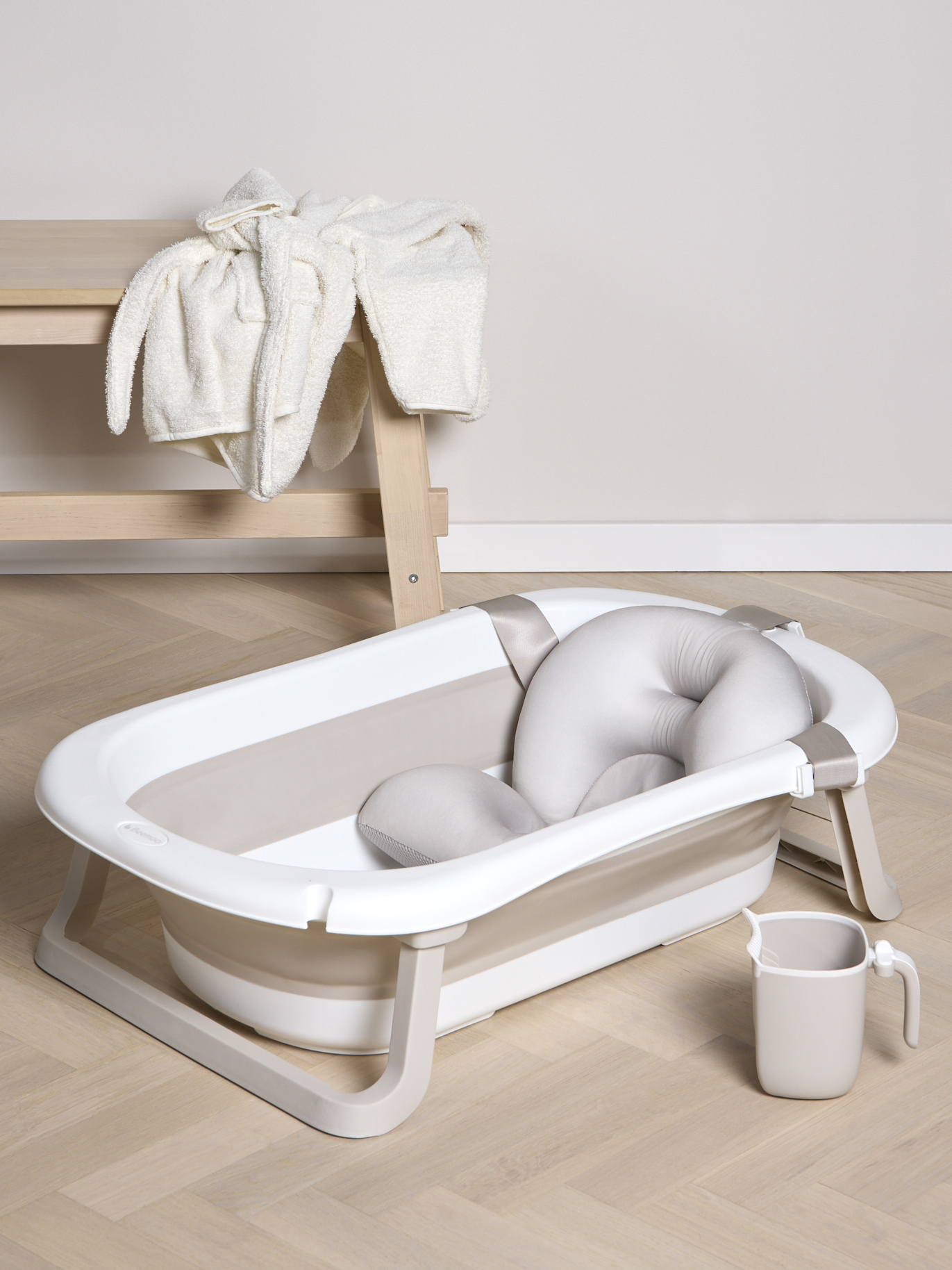 Beemoo CARE Assist Badewanne inkl. Badestütze &  Duschkanne, Beige
