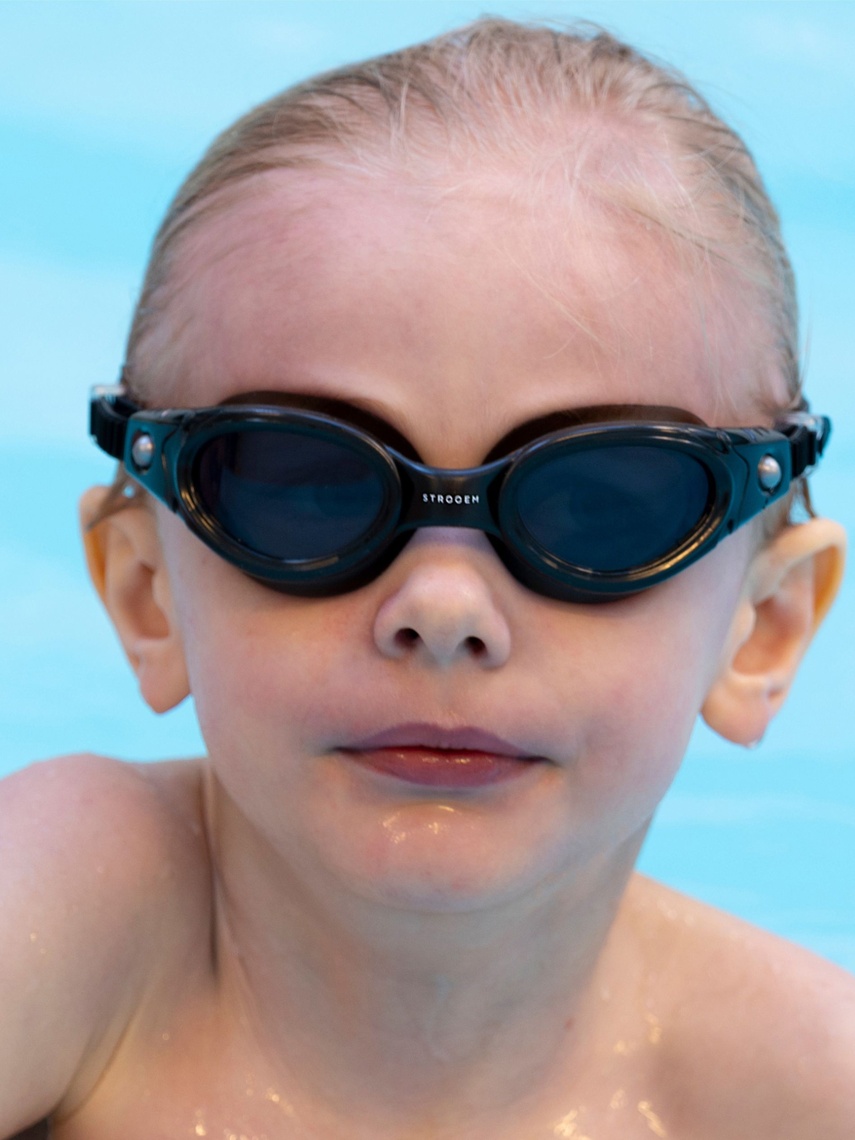 Strooem Vision JR Schwimmbrille 6-12 Jahre, Schwarz