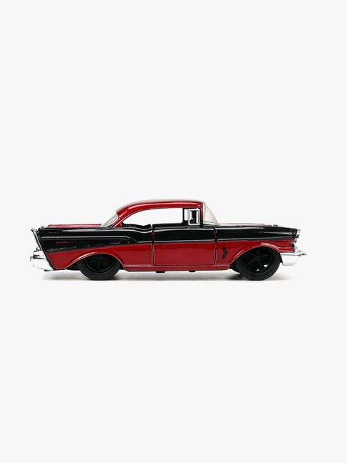 Jada Toys DC Comics Auto mit Figur Harley Quinn & 1957 Chevy Bel Air 1:32