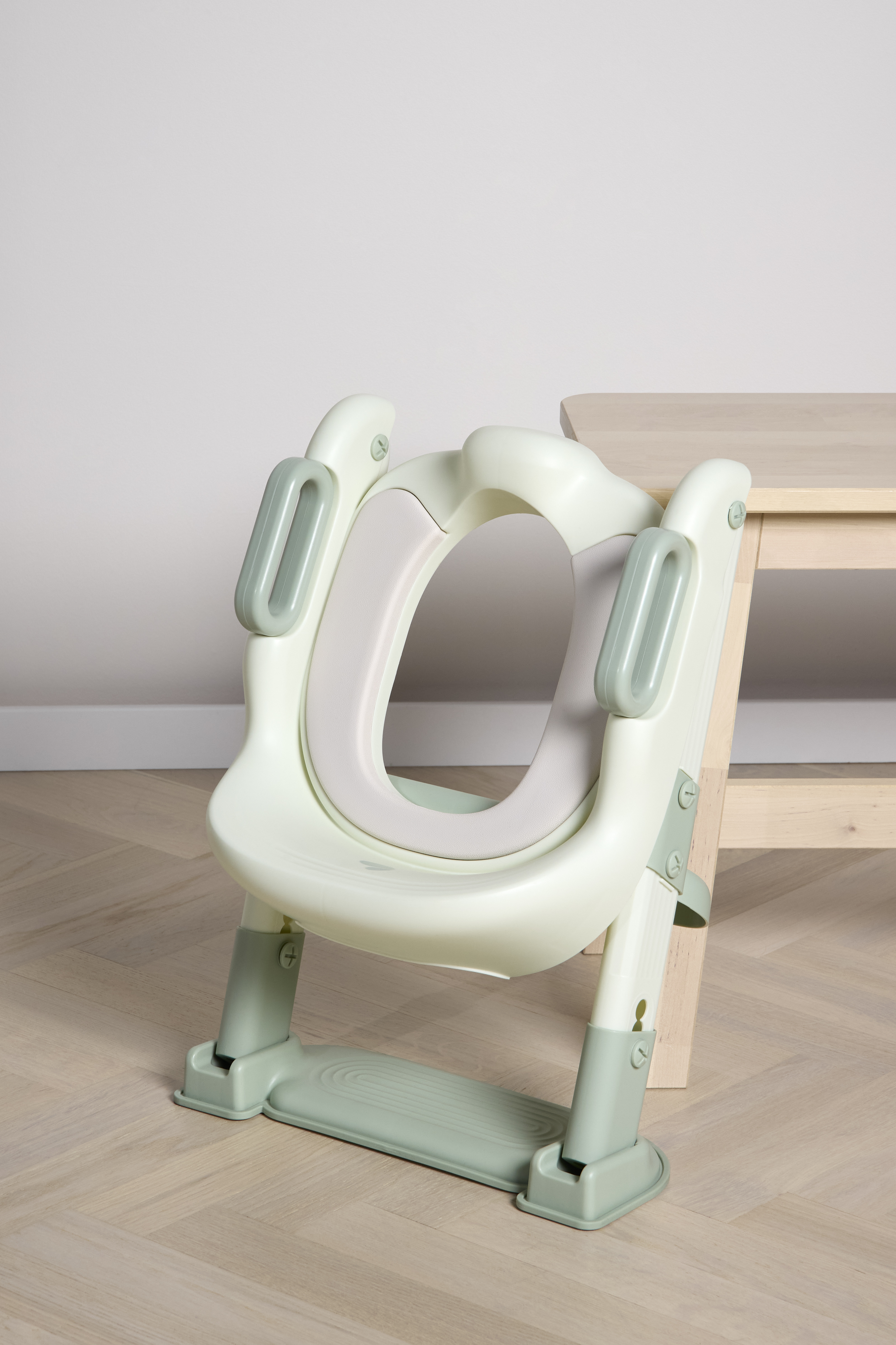 Beemoo CARE Assist Toilettensitz mit Leiter, Soft Green