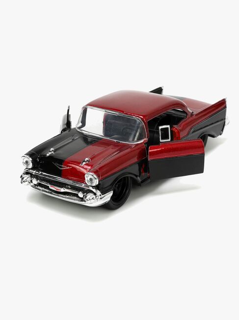 Jada Toys DC Comics Auto mit Figur Harley Quinn & 1957 Chevy Bel Air 1:32