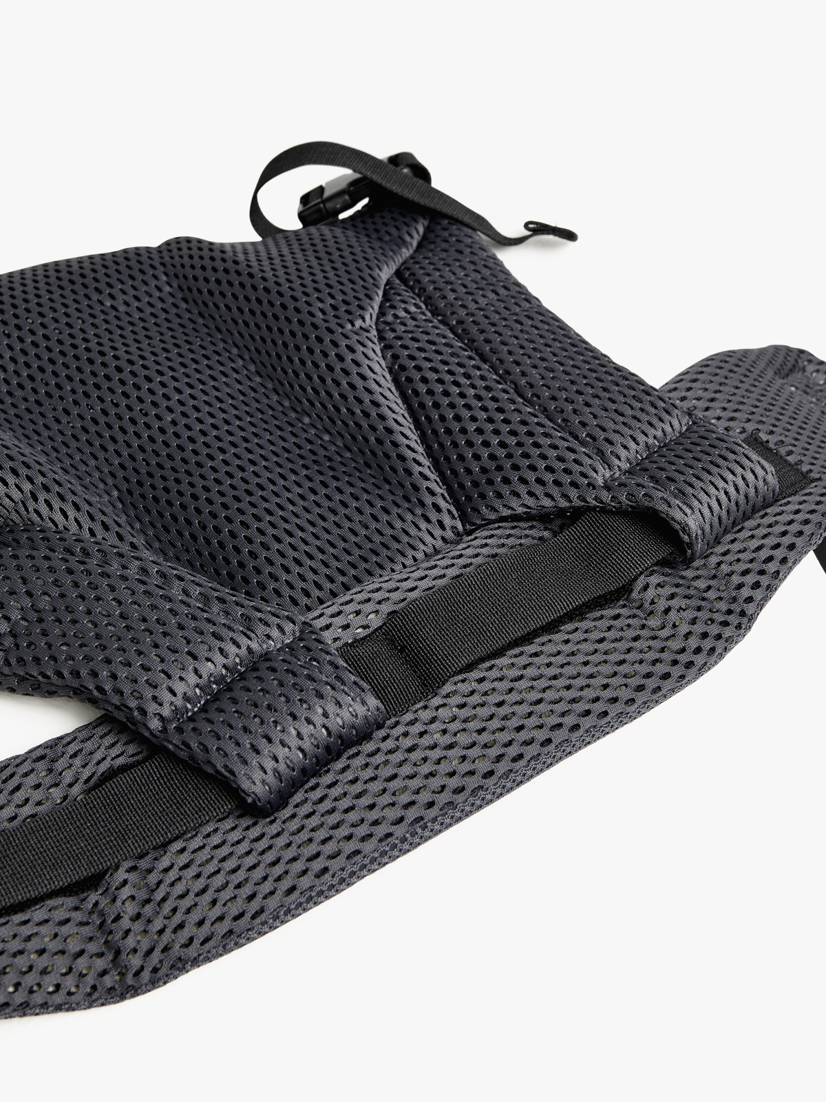 UB0-21-GreyMesh-4590_3e.jpg