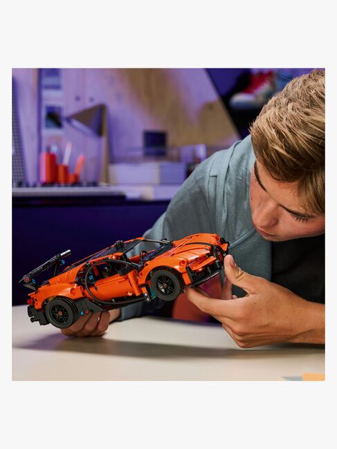 LEGO Technic 42222 Bugatti Chiron Pur Sport Hypercar