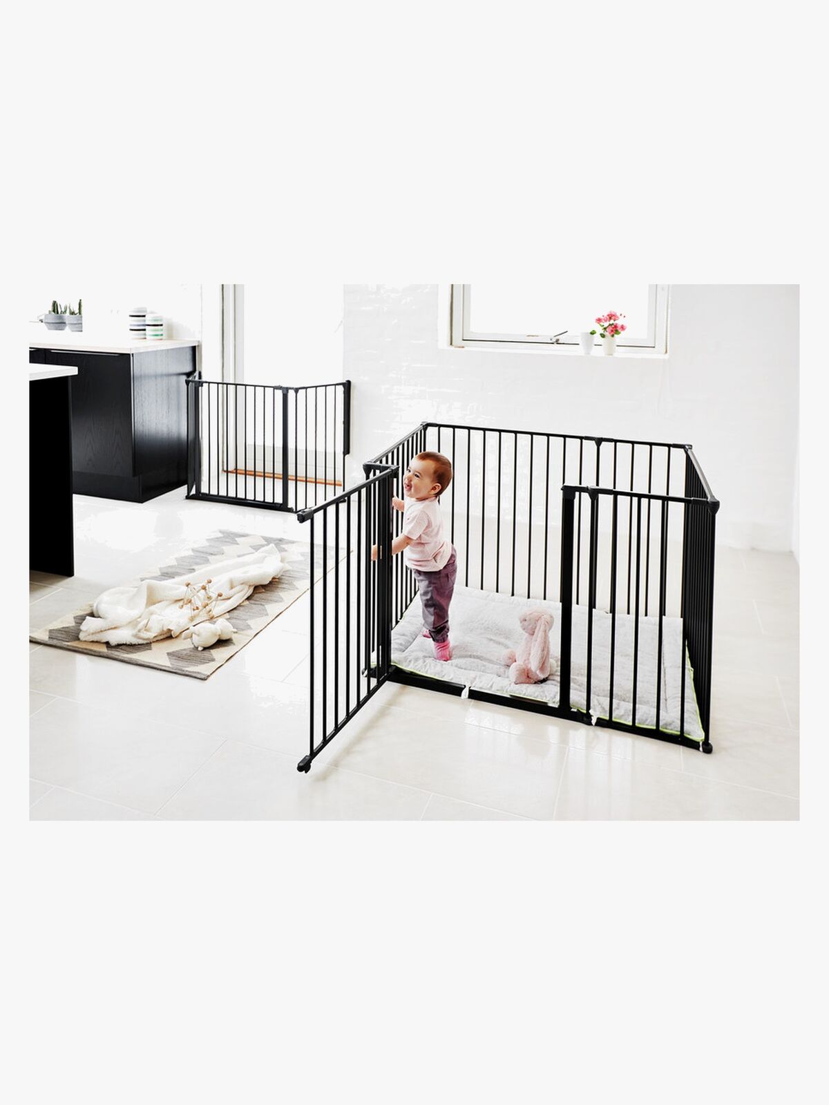BabyDan_Lekhage_Square_Svart_4b.jpg