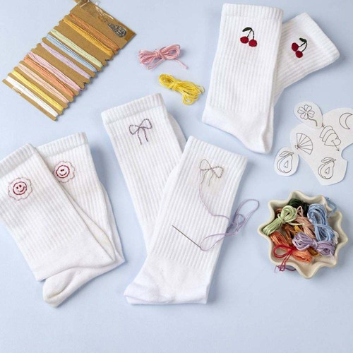 Creativ Company Bastelset Stickerei Socken