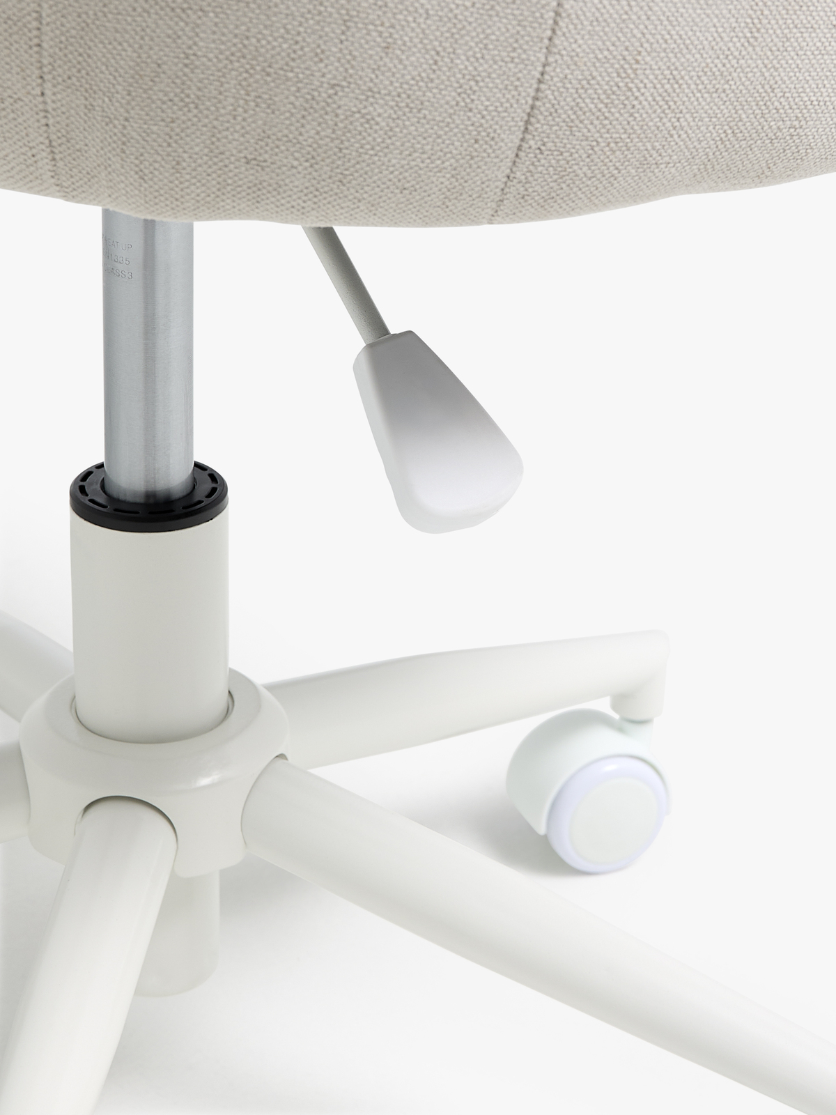 AC-24019-White-2143_3d.jpg