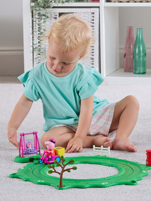 Peppa Wutz Whizz Around Spielset Swing & Sway Evie 8524-1791_4b.jpg
