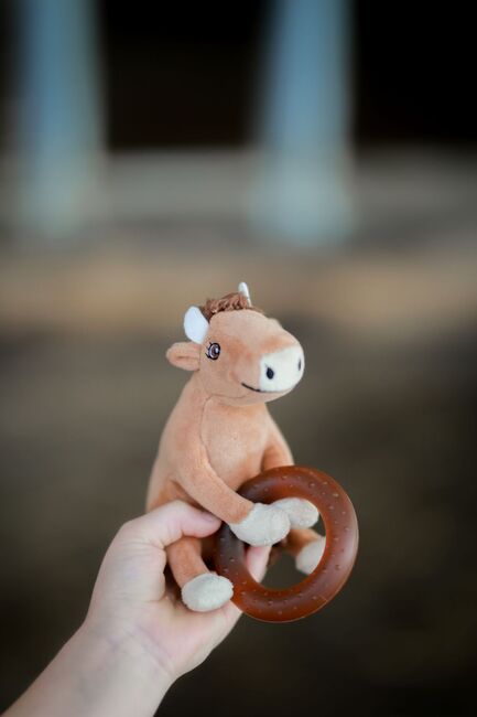 Mama Muh Beißspielzeug mit Naturkautschuk-Ring