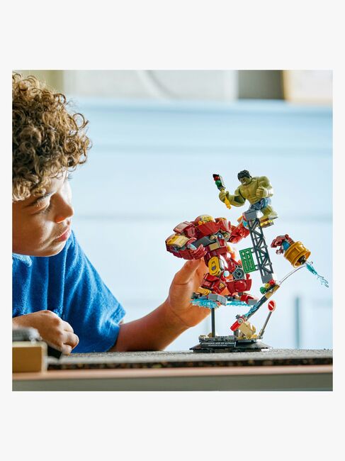 LEGO Super Heroes 76343 Duell der Giganten: Hulkbuster vs. Hulk