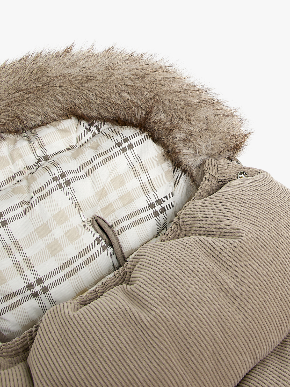 BM-BriskFootmuff-TAUPECHECK-1882_3d.jpg