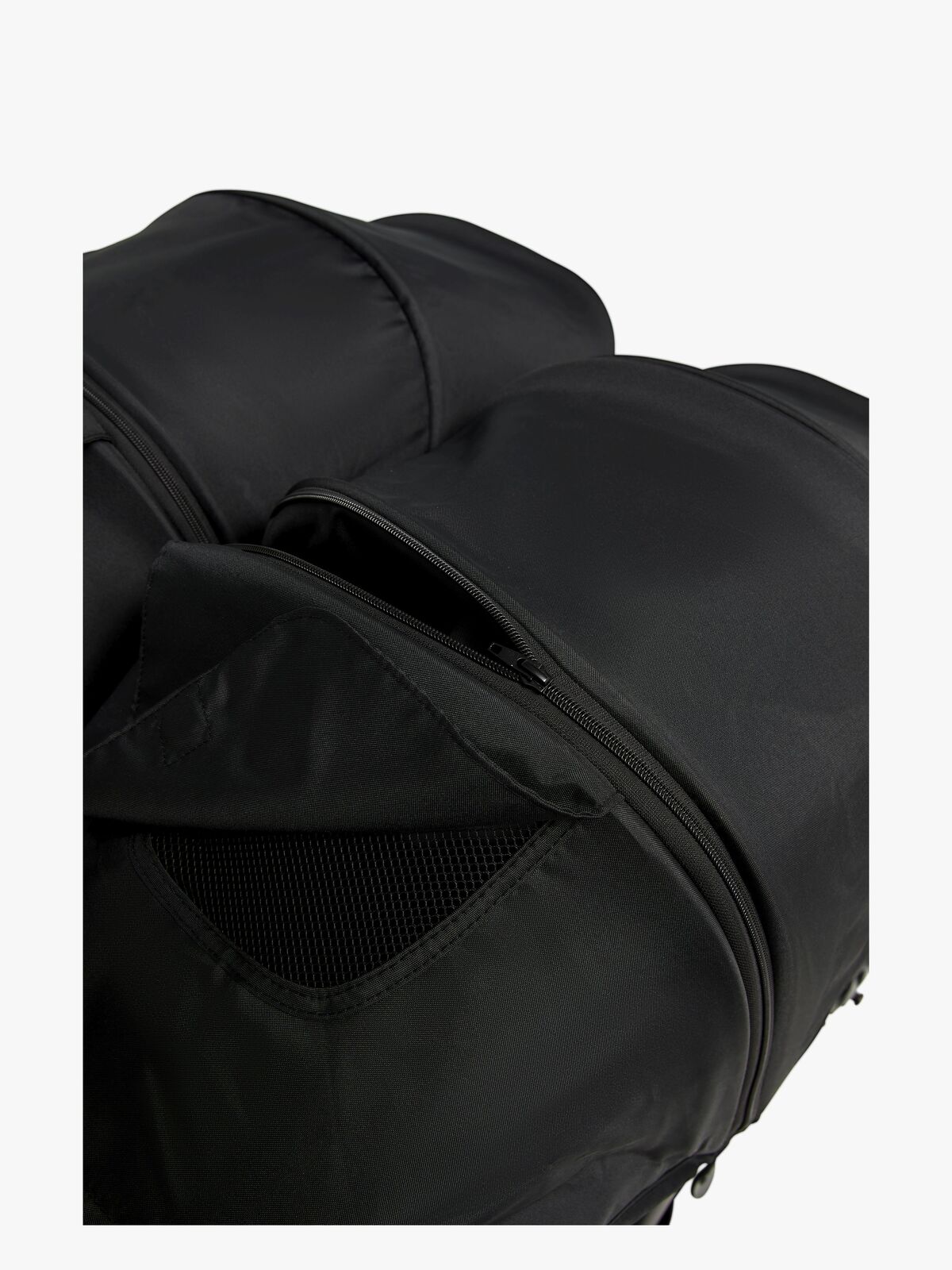 BM-ACTIVITYTWIN-BLACK-1895_4c.jpg