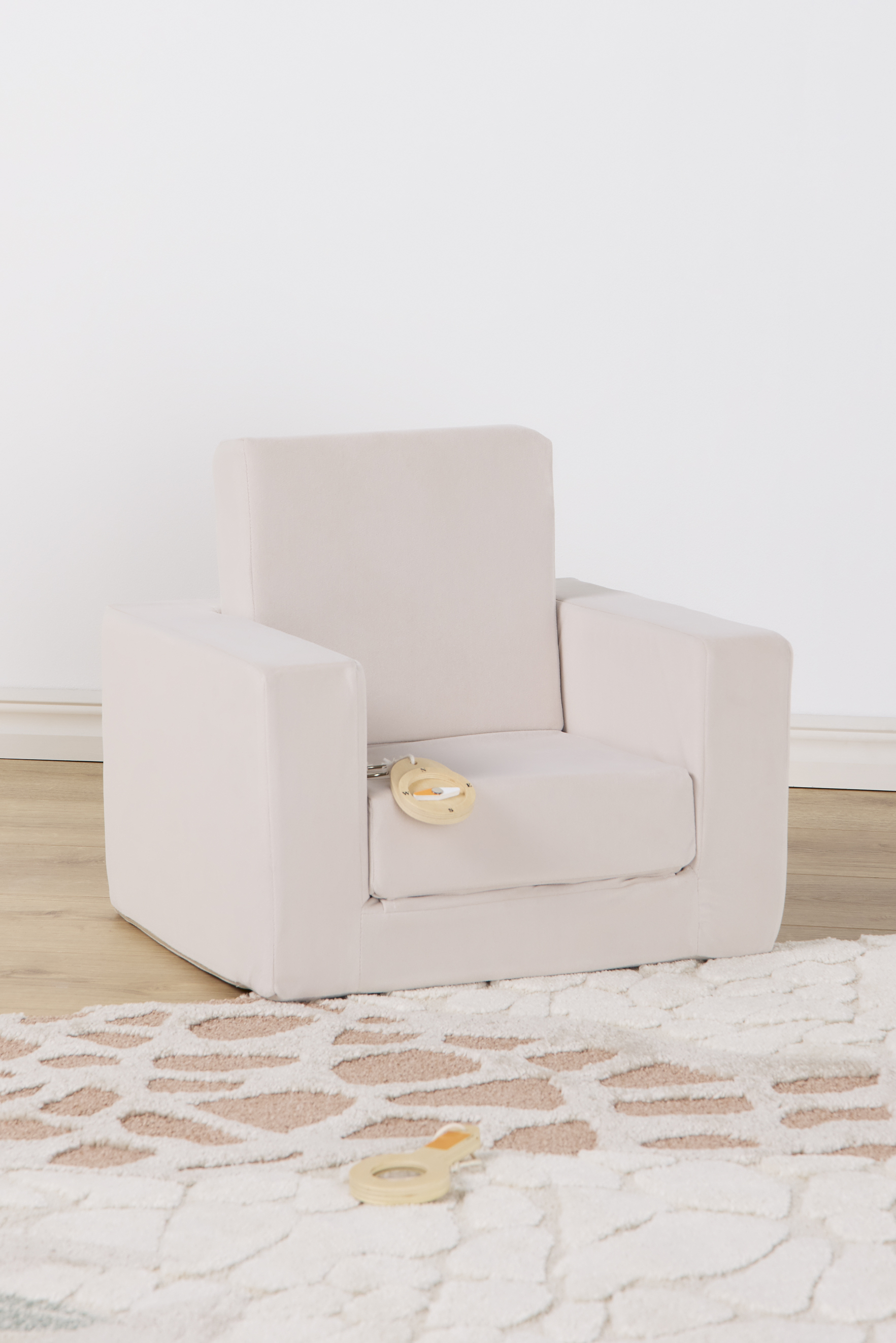 Alice &  Fox Cubbie Klappbarer Sessel, Beige, Kindersessel