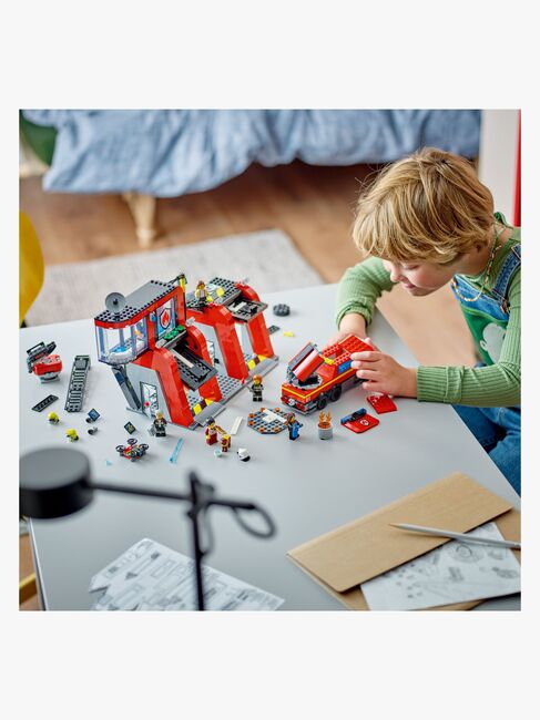 LEGO City 60414 Feuerwehrstation mit Drehleiterfahrzeug