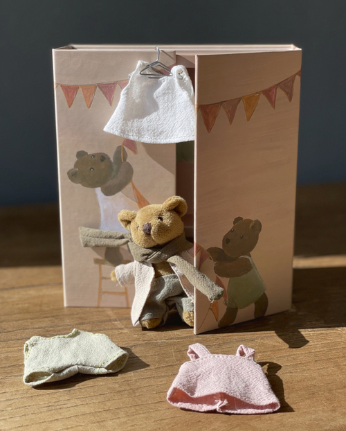 Egmont Toys Kleiderschrank mit Bär & Kleidung