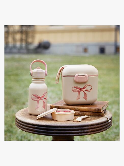 Elodie Brotdose, Rosy Bow