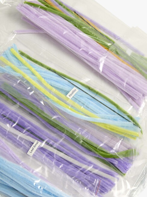 Fippla DIY-Set Blumenstrauß mit Pfeifenreinigern 32 Teile, Lila