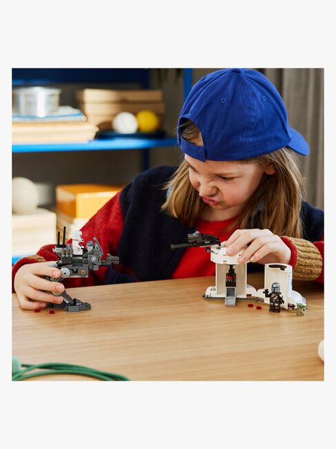 LEGO Star Wars 75444 Angriff des AT-RT