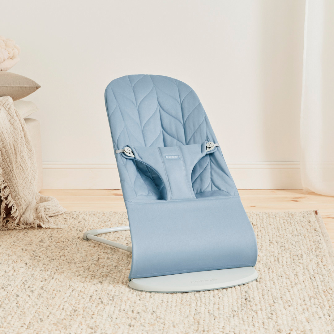 BabyBjörn Bliss Babywippe Gewebe Blütenblatt- Steppung, Blau