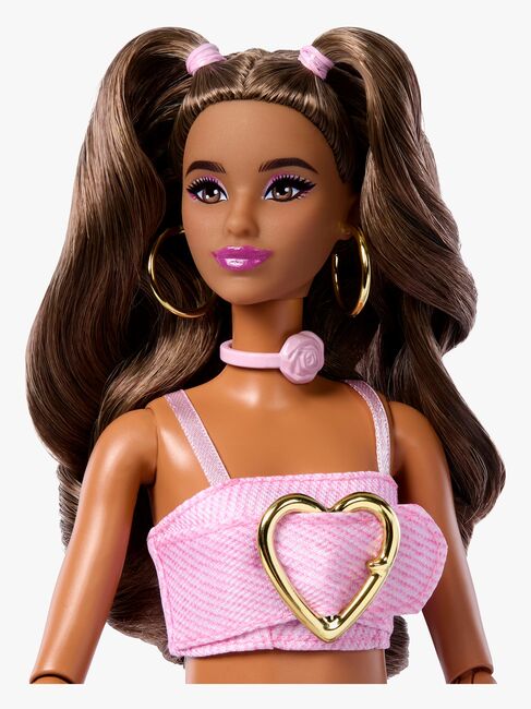 Barbie Deluxe Style Puppe mit Rosa Denim-Outfit