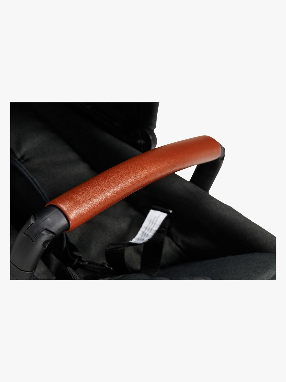 BEEMOO-MAXI-4-SEAT-BLACK-BLACK-1877_4e.jpg