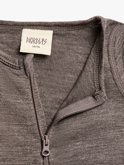 AW26030-2019-4735_3a.jpg