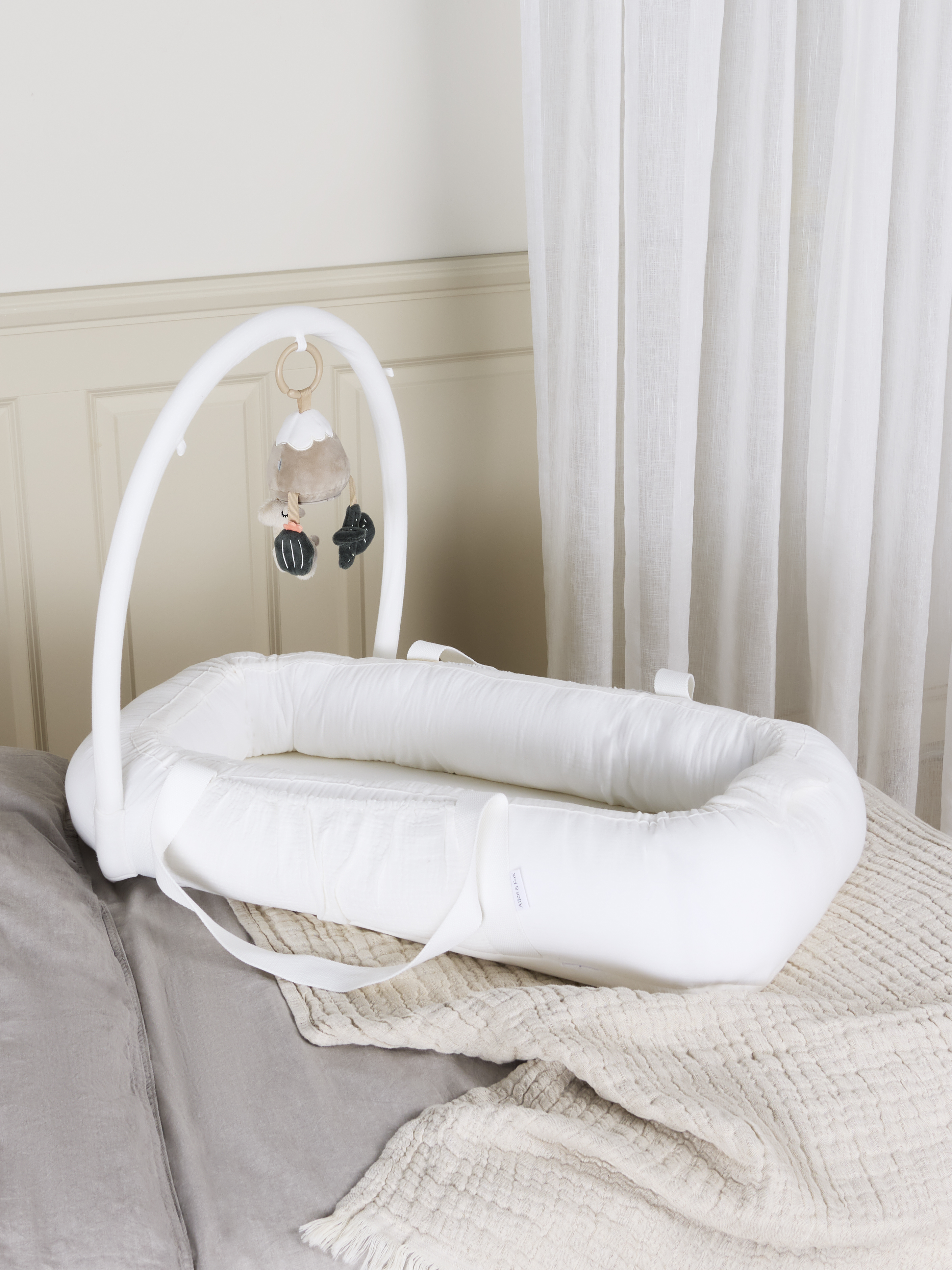 Alice &  Fox ALBA Babynest mit Griffen, White Muslin