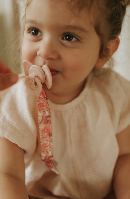 Elodie Schnullerkette Holz, River Rose