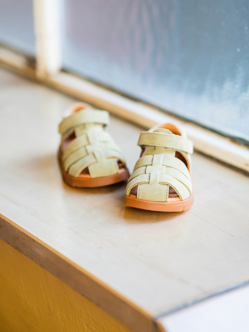 Bisgaard Beka S Sandalen, Sage