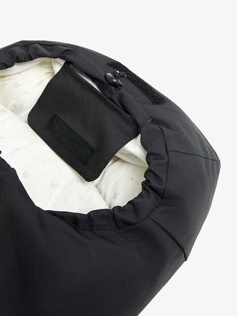 BM-MiniFootmuff-BLACKLEAF-1882_3c.jpg
