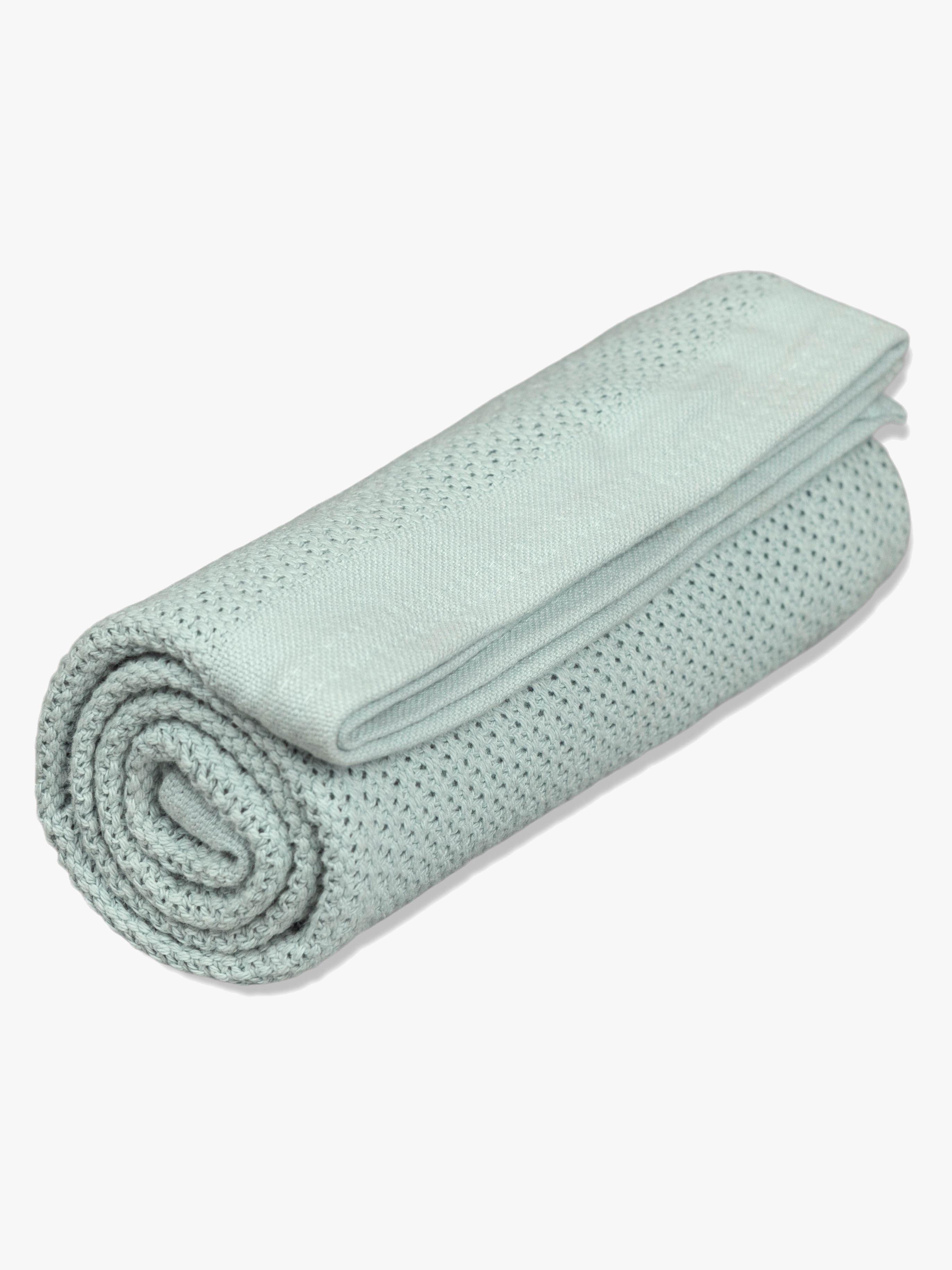 Vinter & Bloom Soft Grid Lochmusterdecke, Sage Green