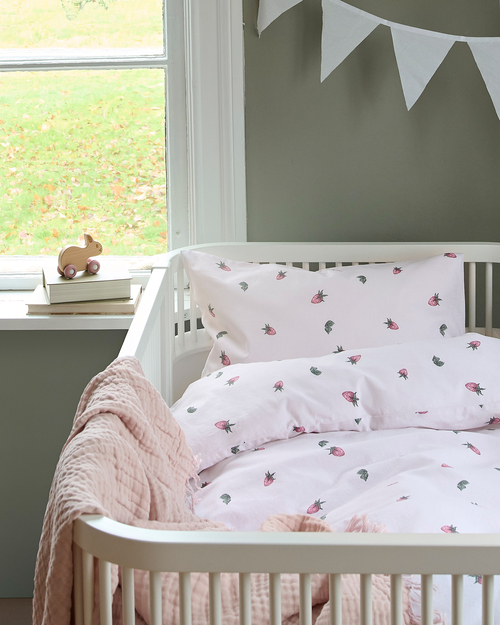 Borganäs Bettwäsche Erdbeertraum 150x210 cm