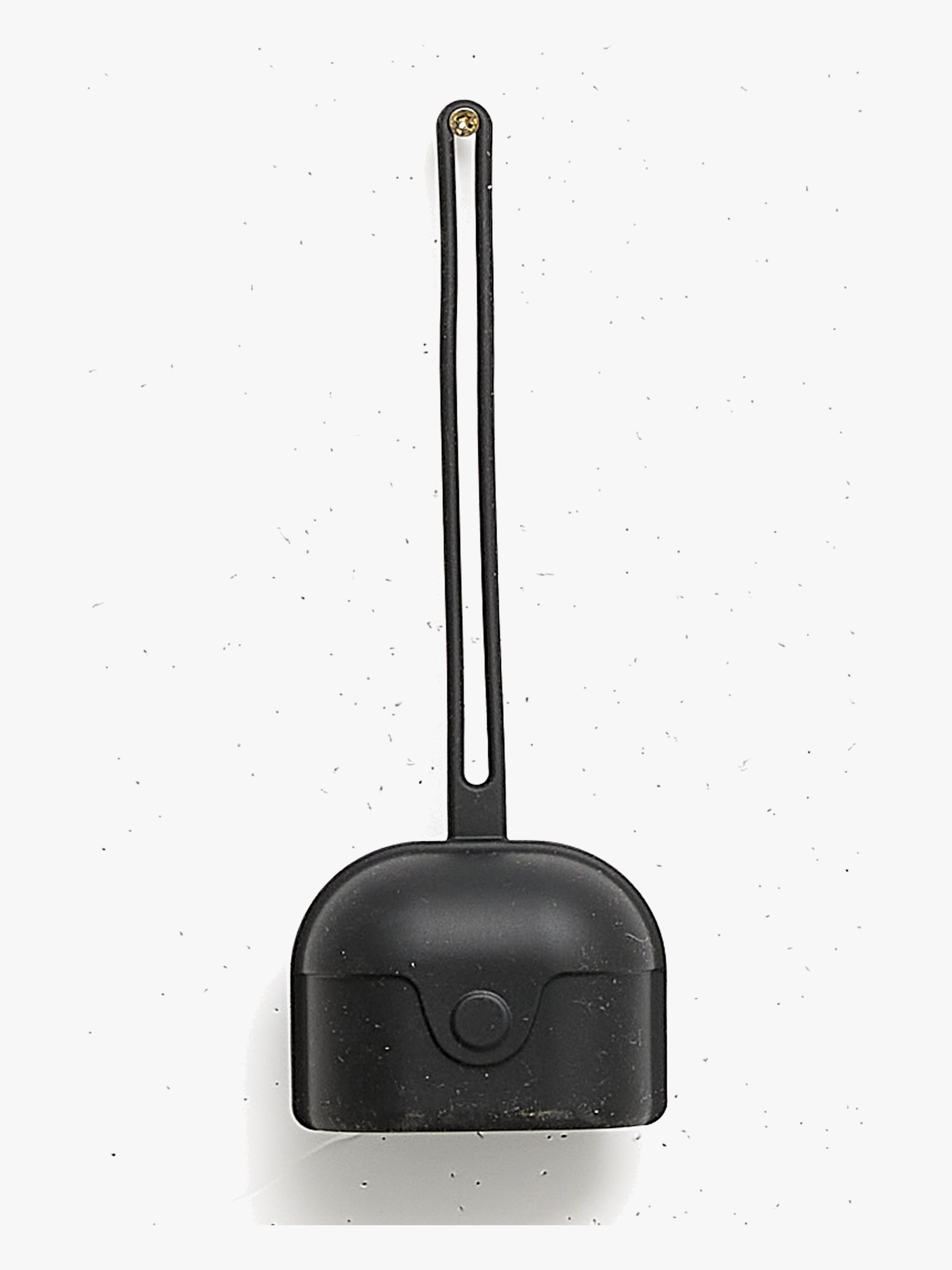 Lola Schnullerhalter, Black