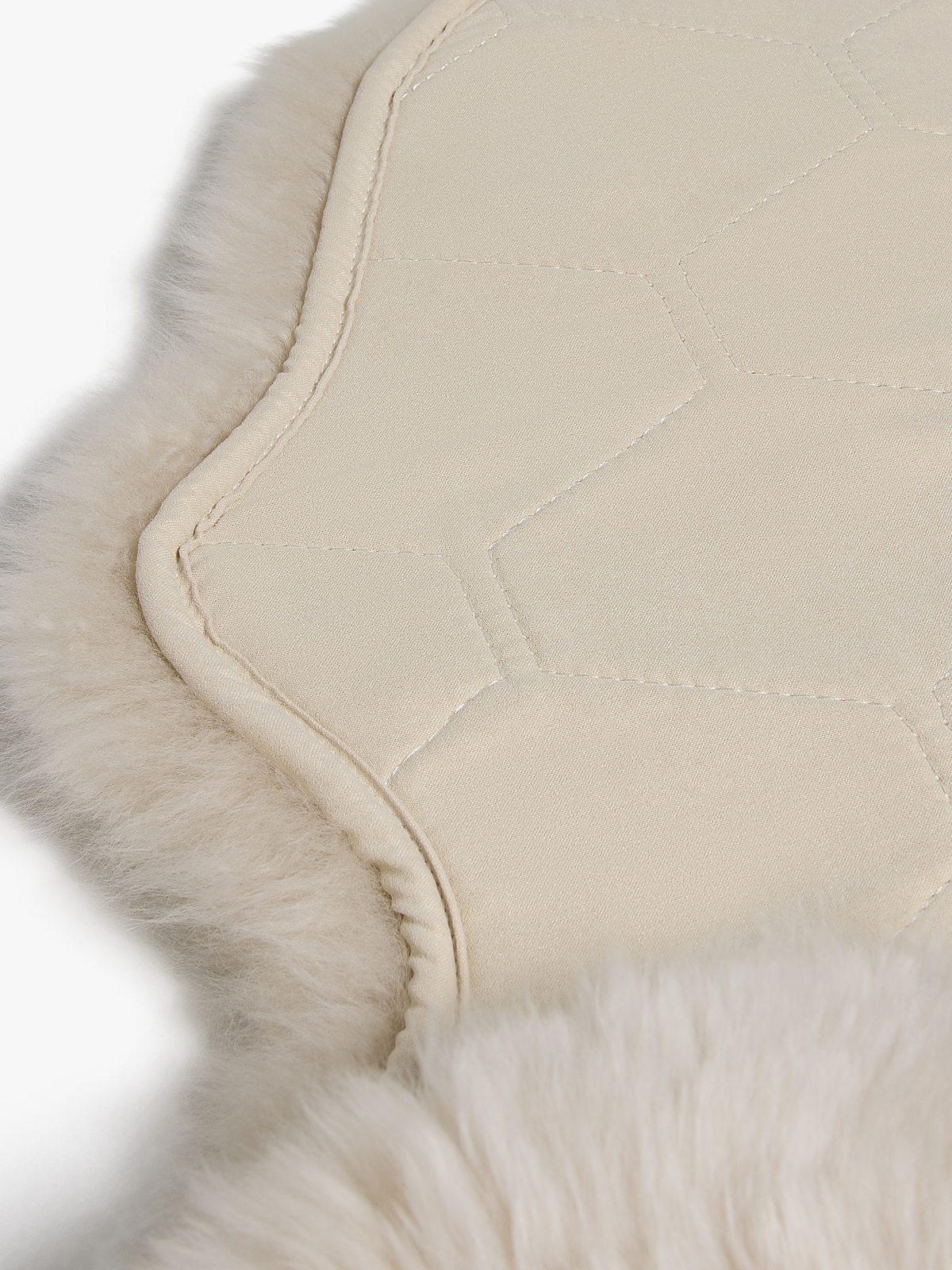 NL-SveaLammskinn-BEIGE-1882_3a.jpg