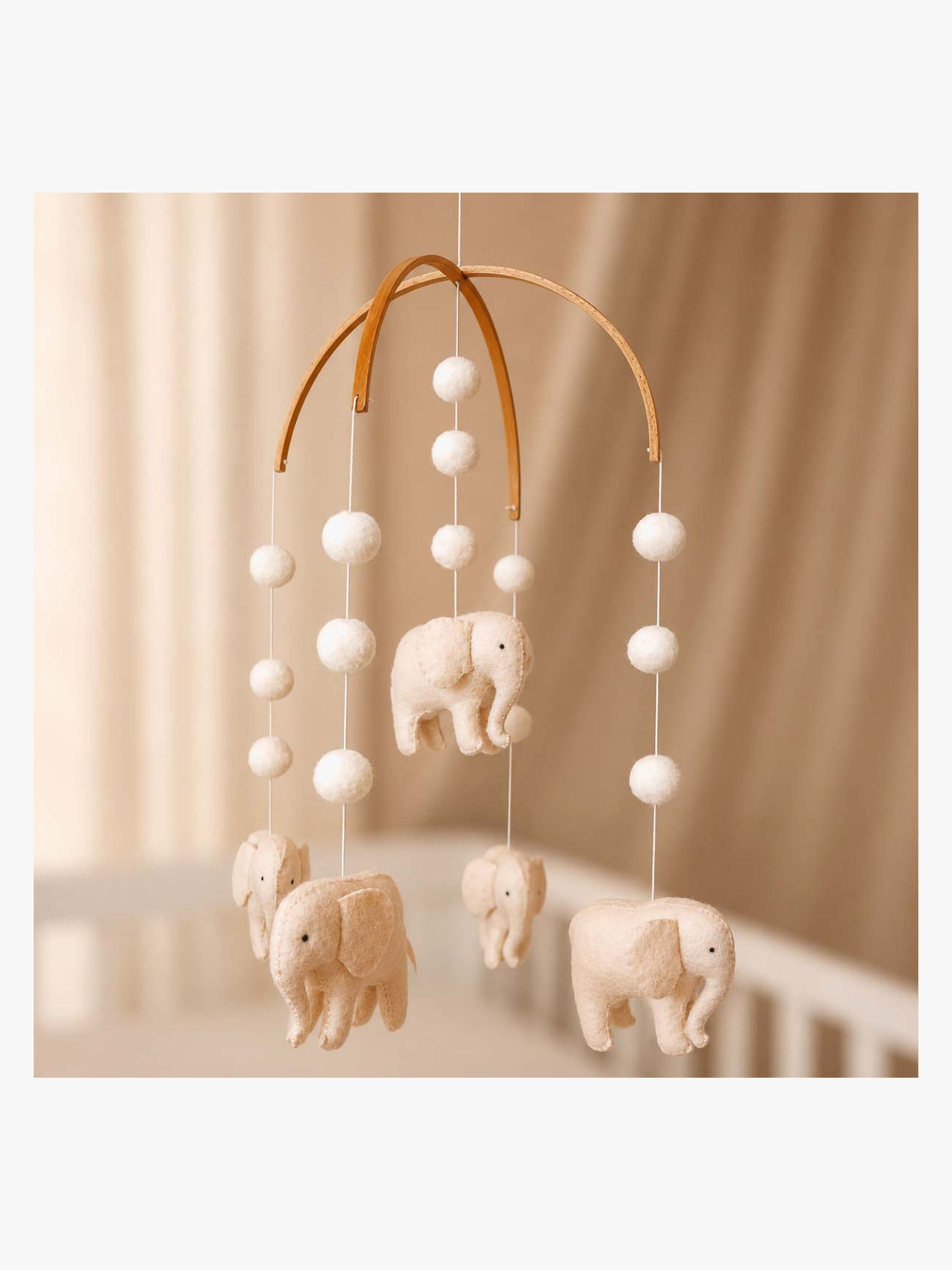 Little Loua Babymobile, Elephants