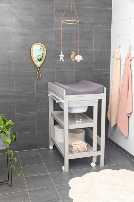 JLY Dream Wickeltisch mit ausziehbarer Badewanne, Warm Grey