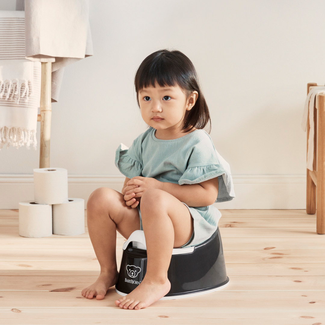 BabyBjörn Smart Töpfchen, Schwarz/weiß