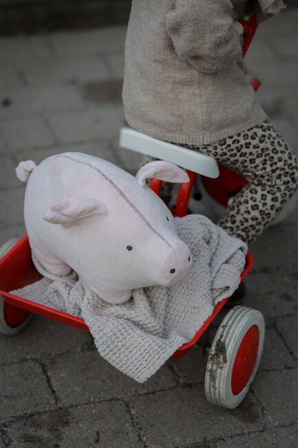 Lotta aus der Krachmacherstraße Teddy Plüschspielzeug Schwein, Rosa