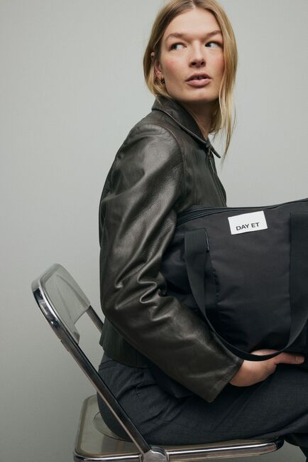 DAY ET Gweneth Wickeltasche M, Black