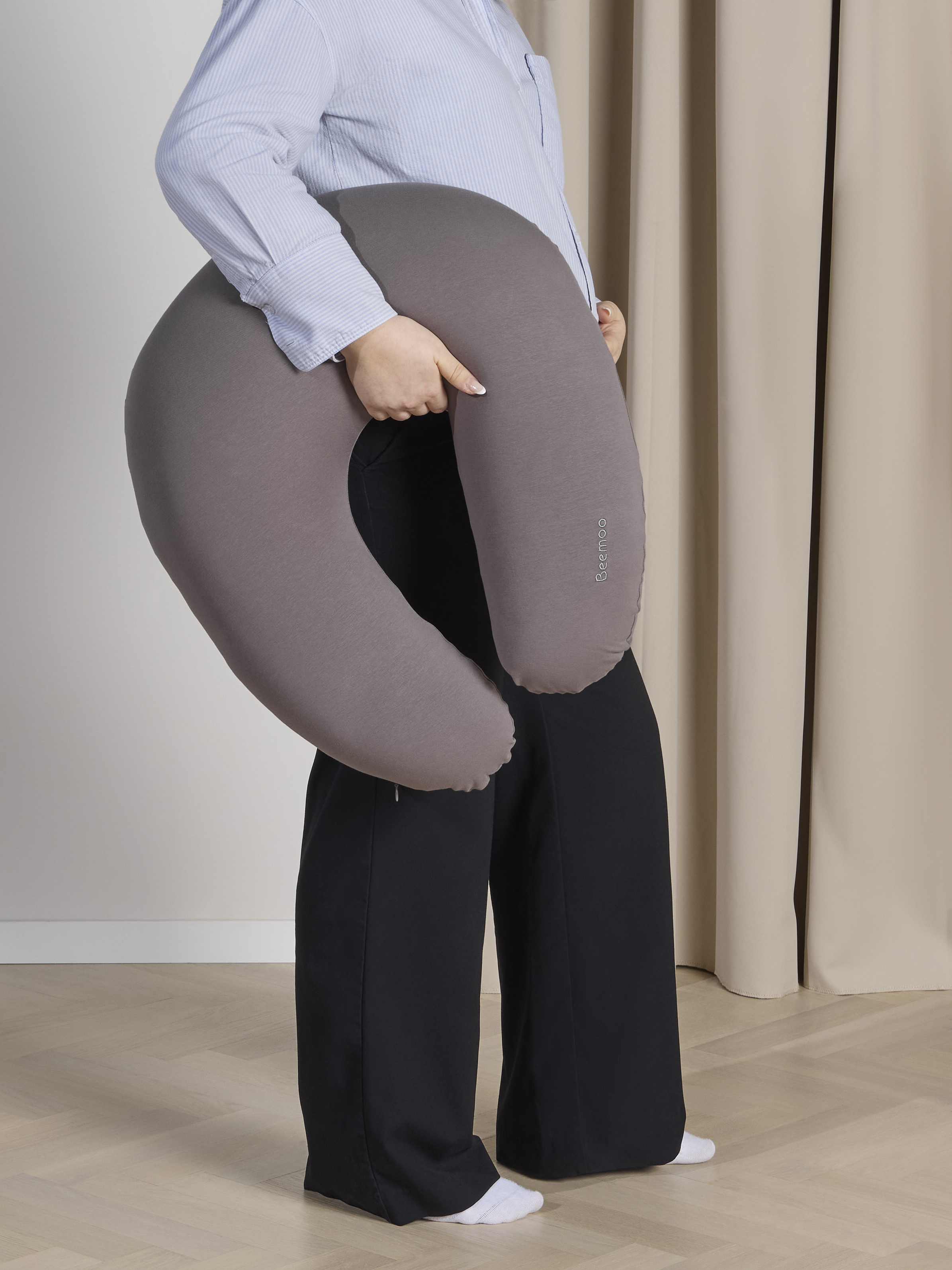 Beemoo CARE Snug Stillkissen, Gull Grey